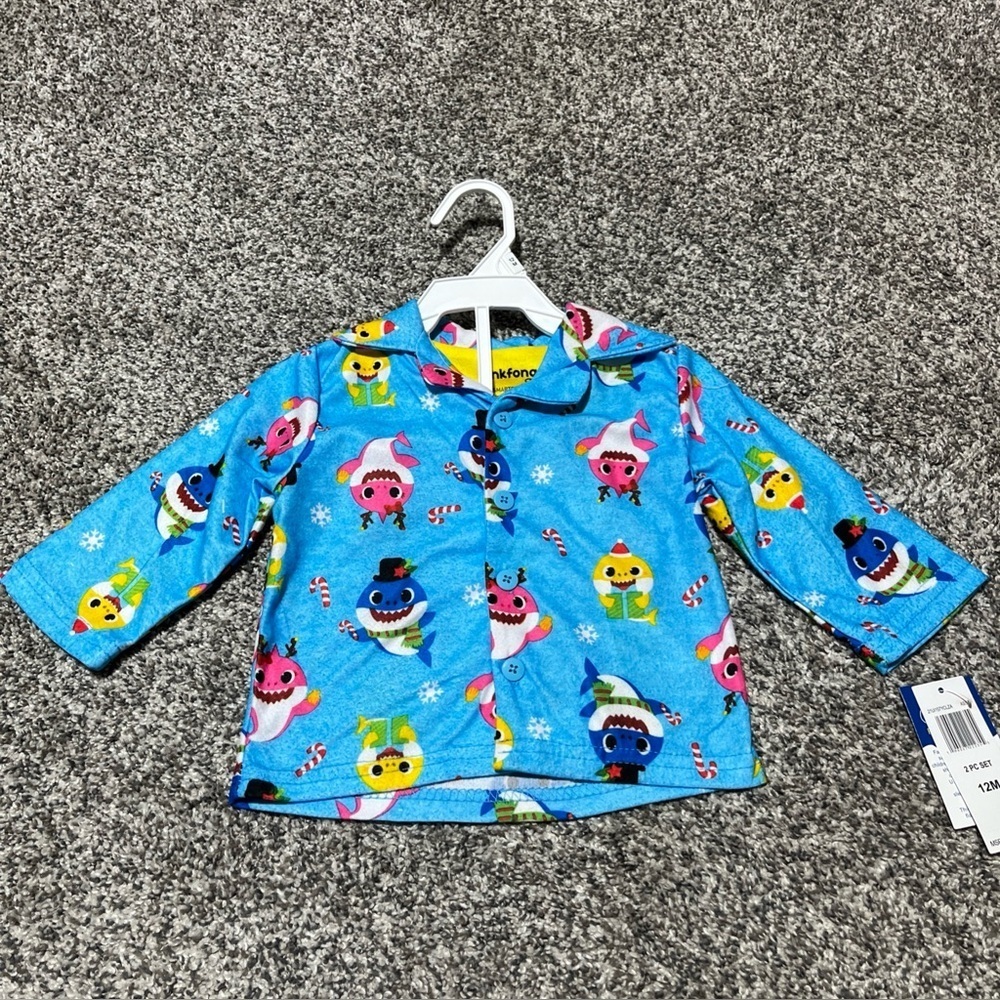 Nickelodeon Baby Shark Pinkfong 12 M Winter Christmas Long Sleeve Top Only